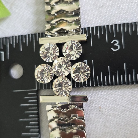 Glam Silver with Rhinstone Flower Choker Necklace with Earrings Set - Picture 8 of 10